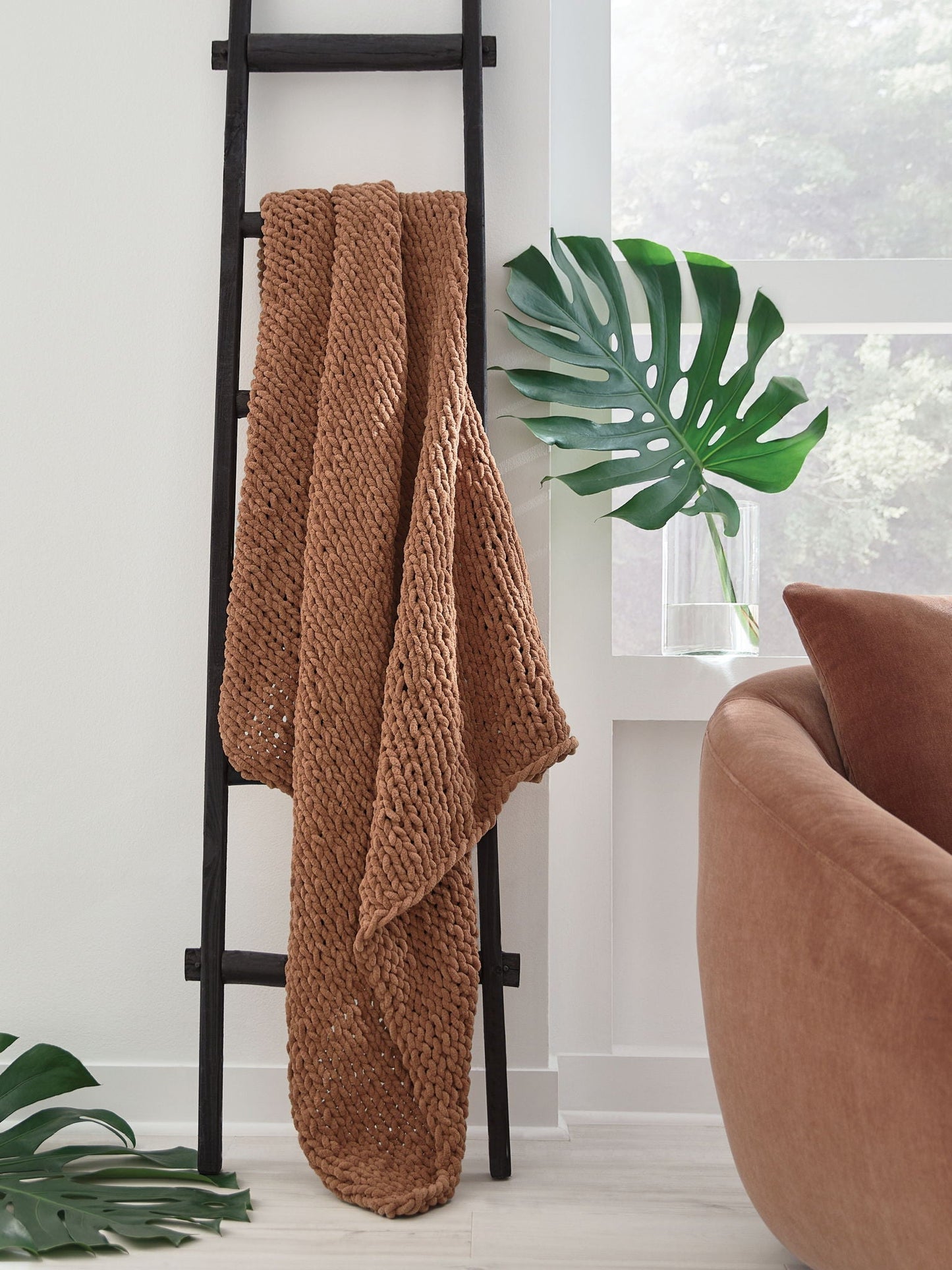 Unwind | Chunky Chenille Throw